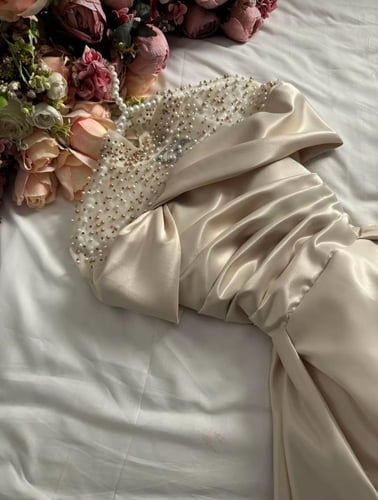 فستان سهره لونين أنيق يلفت الانتباه