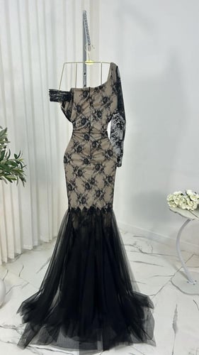 فستان دانتيل فرنسي