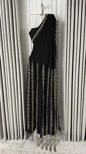 فستان أوف شولدر بلون اسود