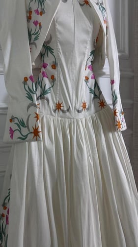 فستان العيد ناعم قطعتين لون بيج