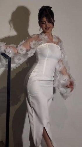 فستان باربي ابيض فخاااااامه ورد