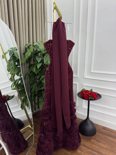 فستان تل مطرز بخرز فخاااااامه لون واحد برغندي