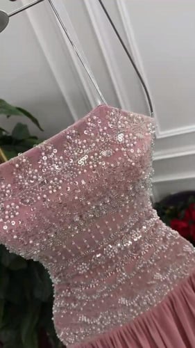 فستان شيفون خرز لون واحد أنيق يليق بك