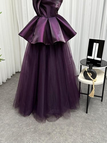 فستان مناسبات أنيق تنوره تل صدريه ميكادو لمعه