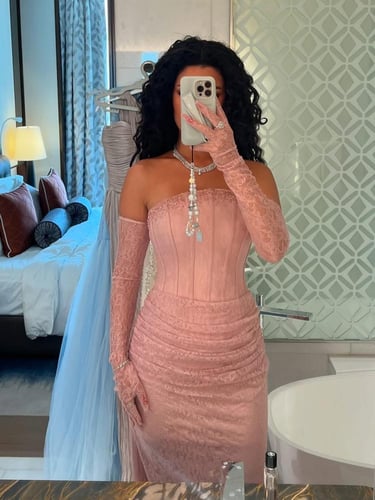 فستان سهره دانتيل لمعه مطرز وردي