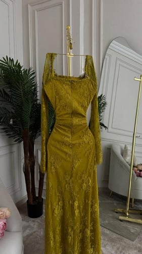 فستان شهد بلون تفاحي