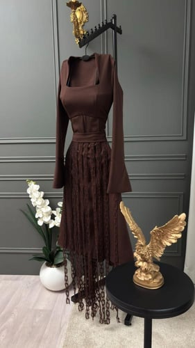 فستان السلاسل الفاخرة