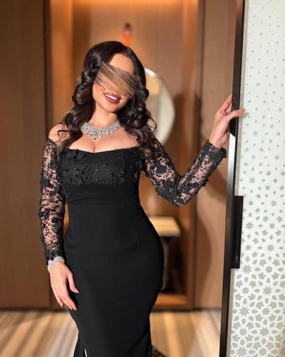 فستان"الأناقة بلونها الأسود الأبدي"