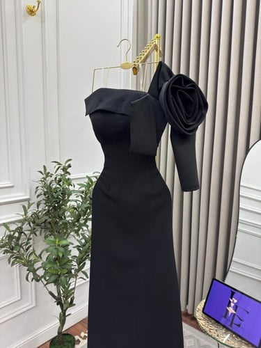 فستان سهره اسود وردة كتف