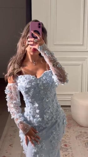 فستان ورد بارز وخرز