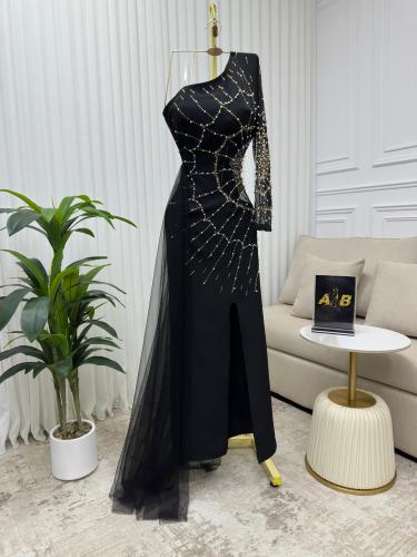 فستان سهرة مطرز انيق