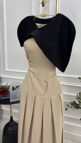 فستان ناعم بأكمام قصيرة بلونين