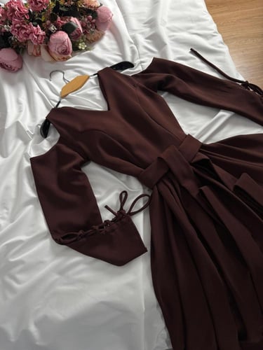 فستان عبير لون موكا محروق