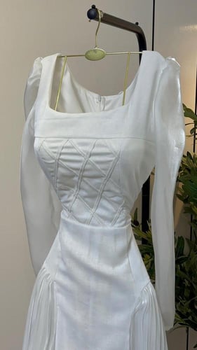 فستان العيد أبيض فاخر بتصميم راقي