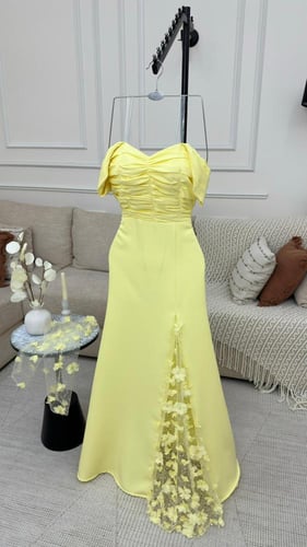 فساتين سهرة ولا غلطه جديد فستان غير كل فستان