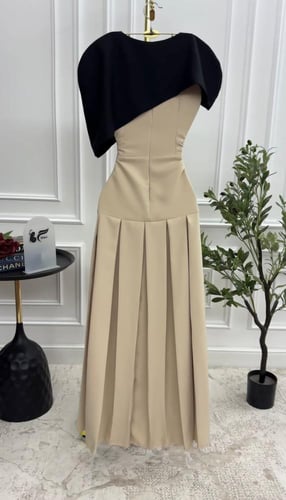 فستان ناعم بأكمام قصيرة بلونين