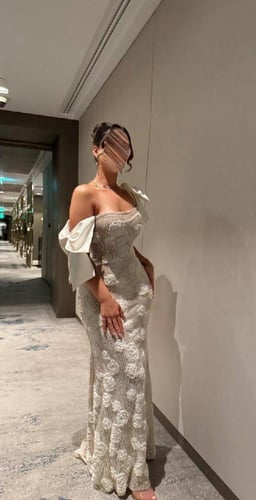 فستان سهرة ترتر ورد فخاااااامه يلفت الانتباه