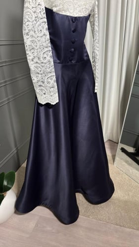 فستان كحلي دانتيل