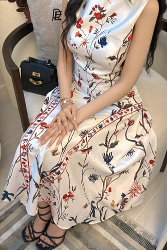 فستان ناعم كت لون ابيض مزخرف انيقه