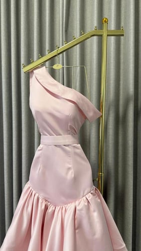 فستان الوردة الراقية