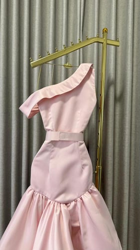 فستان الوردة الراقية