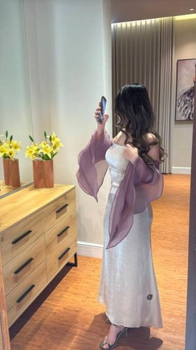 فستان ناعم بأكمام