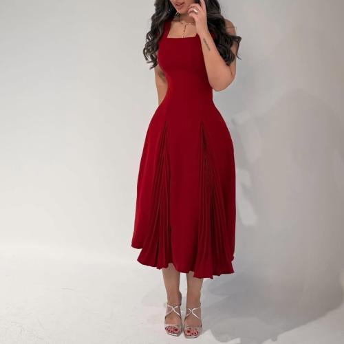 فستان الأحمر الجذاب