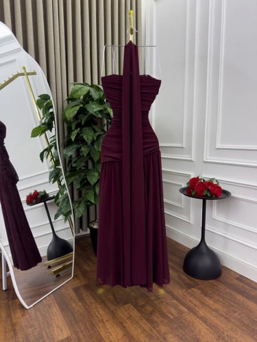 فستان مخمل ناعم ️️انيق يلف الانظار