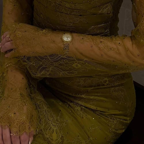 فستان شهد بلون تفاحي