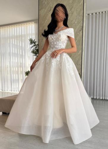 فستان سهرة مطرز انيق