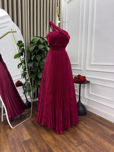 فستان مناسبات️ ️ ️ يلفت الانظار