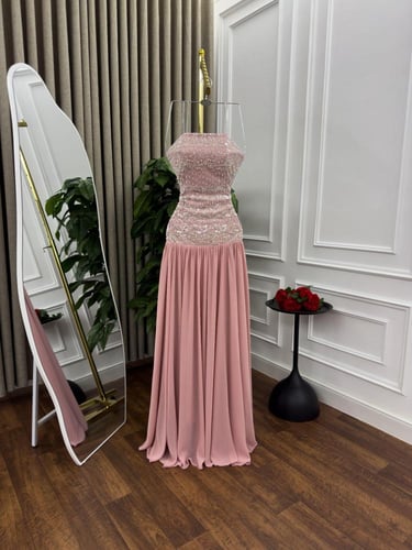 فستان شيفون خرز لون واحد أنيق يليق بك