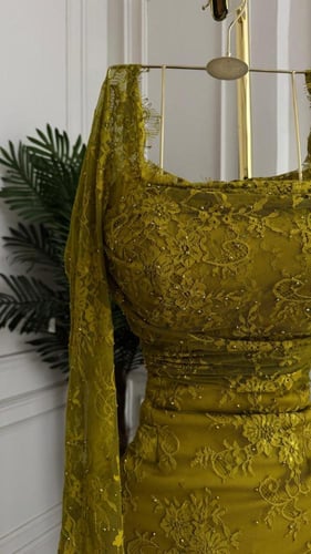 فستان شهد بلون تفاحي