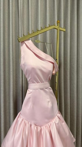 فستان الوردة الراقية