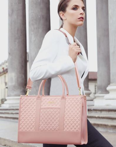 شنطه سيدة الأعمال الطموحه