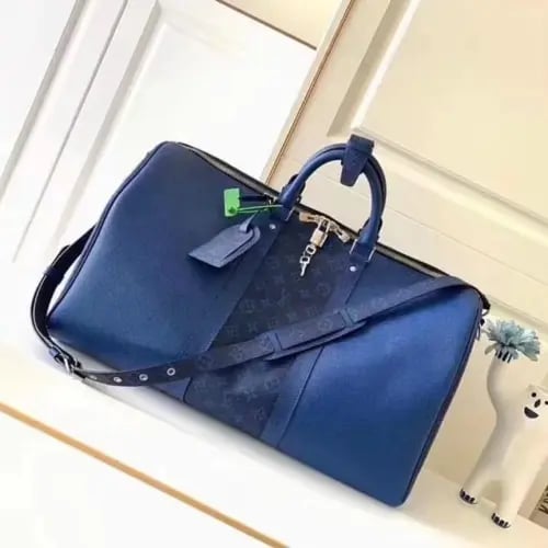 شنطة سفر لوي فيتون