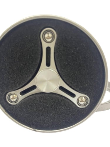 سبينر معدني ثلاثي الأذرع