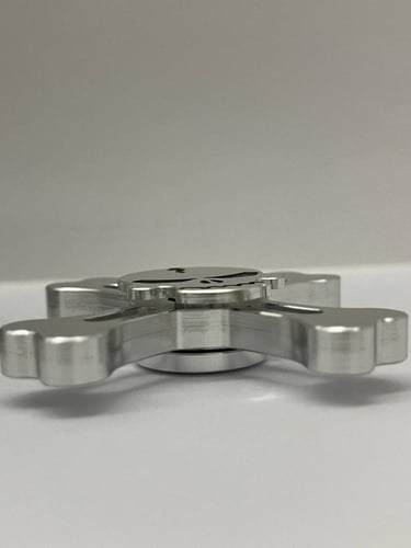 سبينر فيدجيت معدني بتصميم الجمجمة