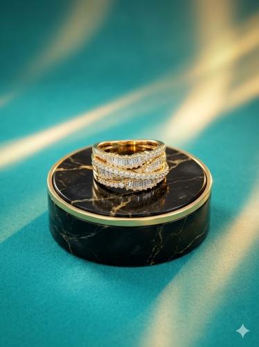 Gold ring intertwined size 6