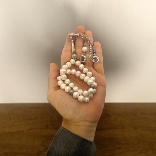 Natural pearl rosary with a crescent-shaped strap combined with a star