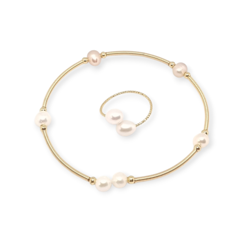 Elegant women's set of natural pearls in gold color