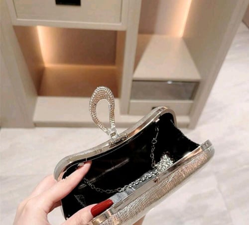 حقيبة يد أنيقة مناسبة للحفلات