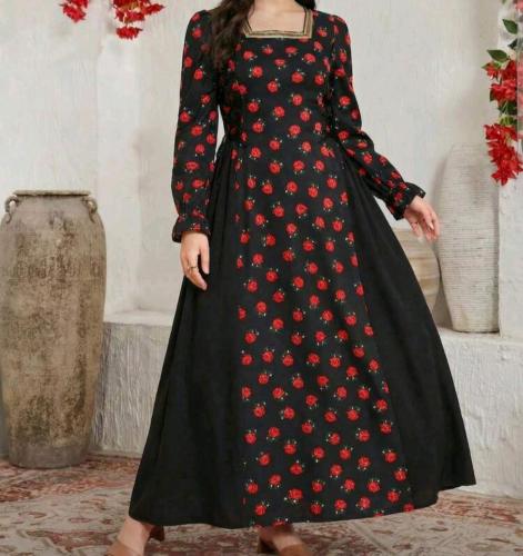 مخور بناتي طويل بفتحة رقبة مربعة وبطبعات زهرية وخي...