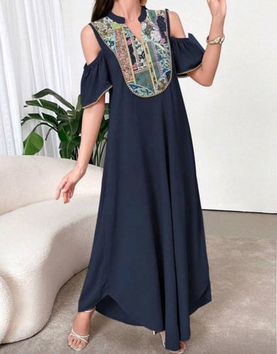 جلابية نسائية أنيقة على الطراز العربي بتصميم مكشوف...