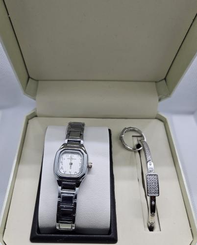 طقم ساعة نسائية مع سوار وخاتم