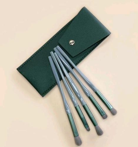 فرش مكياج عبارة عن 5 قطع مع حقيبة