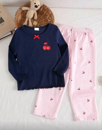 بيجامة بناتي بكم طويل ورسومات كرز