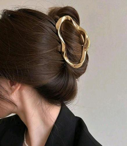 مشبك شعر كبير معدني ذهبي مفرع