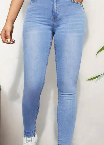 بنطلون جينز سكيني من مجموعة تيرانوفا