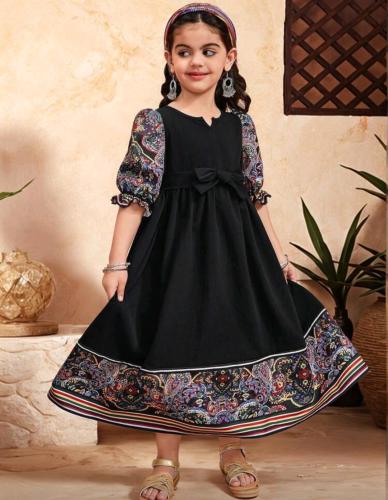 فستان بناتي بياقة كشكش وكم منتفخ